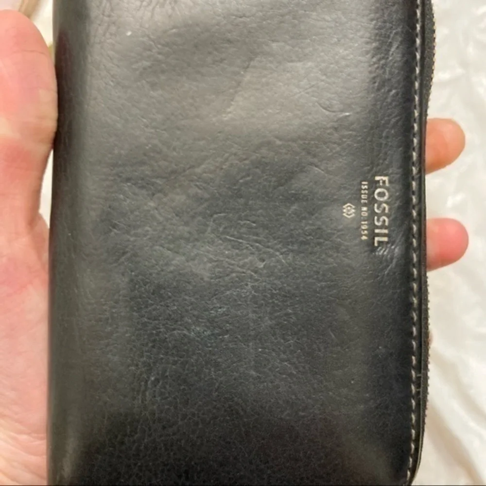 Fossil black leather wristlet wallet